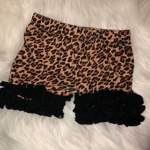Leopard print ruffle shorts